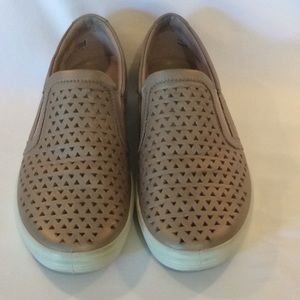 Ecco soft slip on